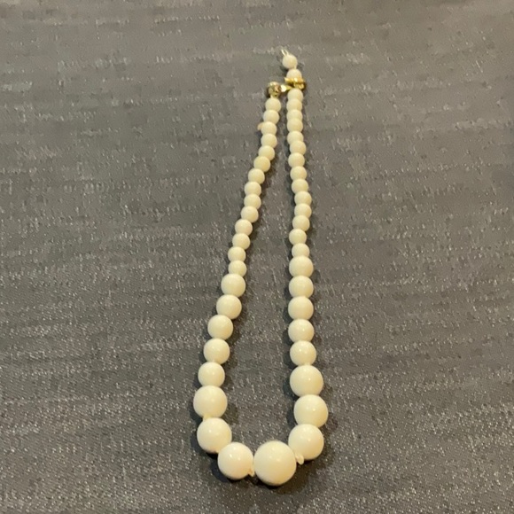 Set of five beaded necklaces - Picture 9 of 10